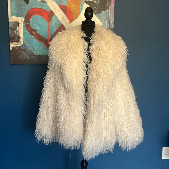 Primark Cream Faux Fur Jacket - Picture 1 of 4